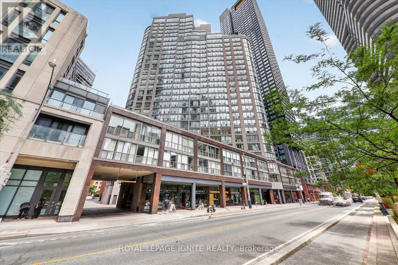 1206 - 24 Wellesley Street W, Toronto, Ontario  M4Y 2X6 - Photo 3 - C13539134
