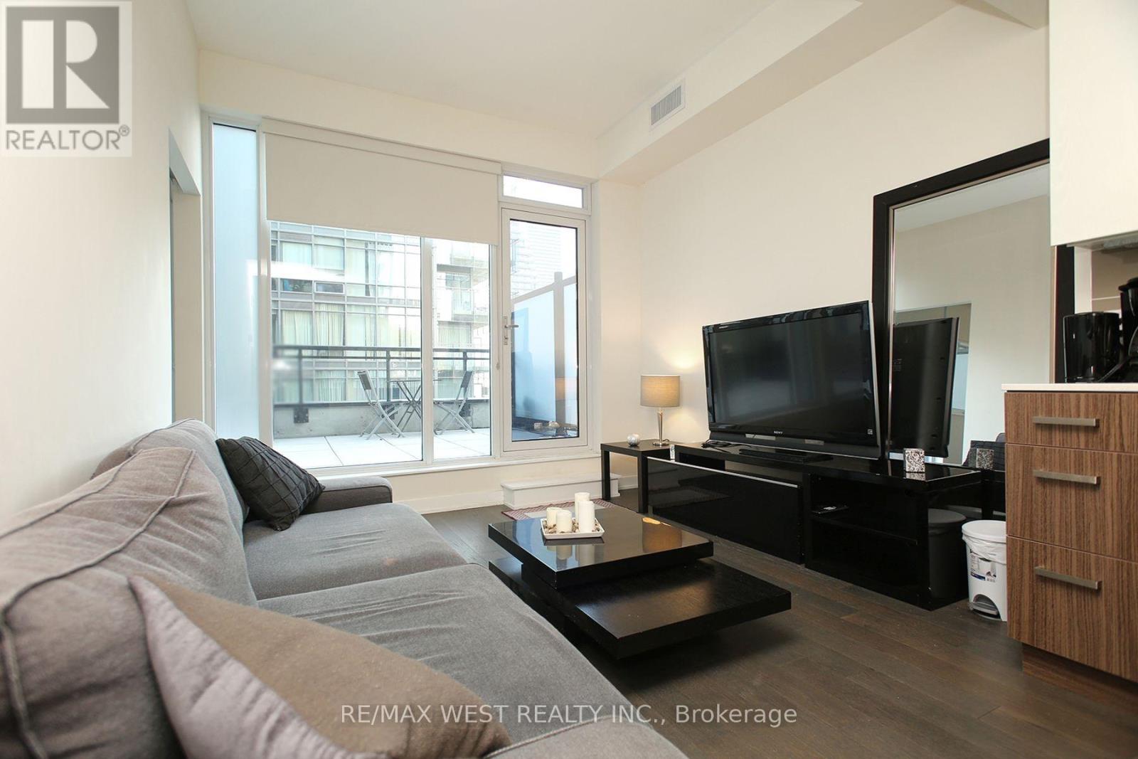 309 - 17 Dundonald Street, Toronto, Ontario  M4Y 1K3 - Photo 2 - C13539200