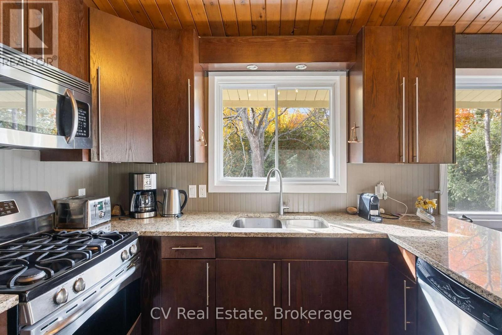 156 Chamonix Crescent, Blue Mountains, Ontario  L9Y 0S7 - Photo 8 - X13539252