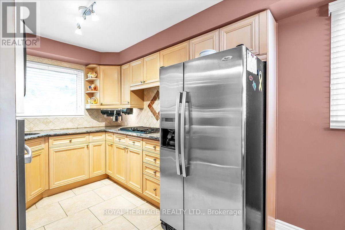 15 Cadby Road, Ajax, Ontario  L1S 3X6 - Photo 11 - E13539080
