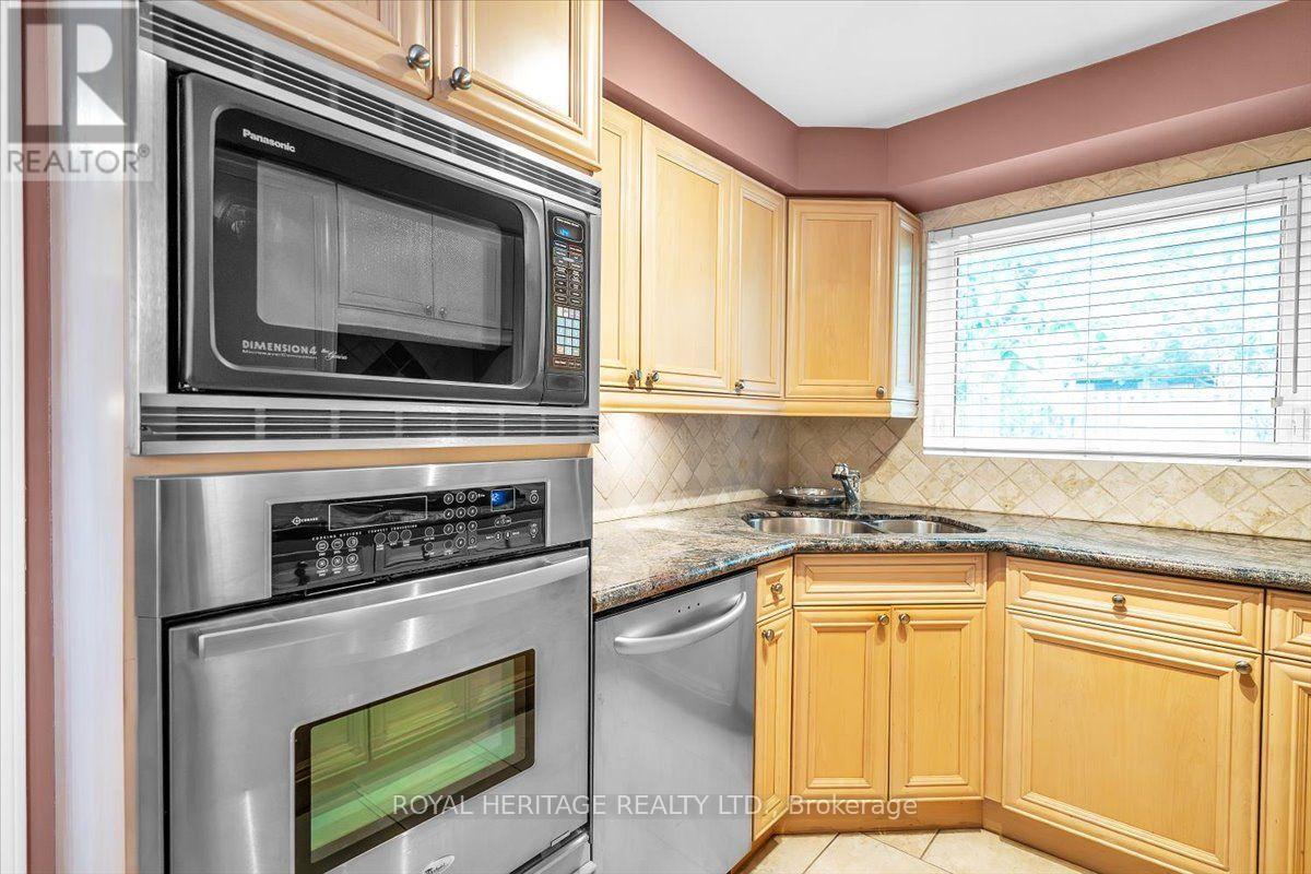15 Cadby Road, Ajax, Ontario  L1S 3X6 - Photo 12 - E13539080