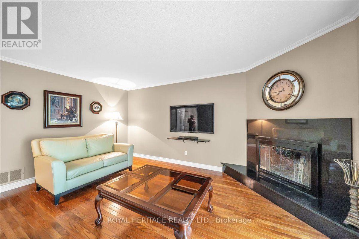 15 Cadby Road, Ajax, Ontario  L1S 3X6 - Photo 18 - E13539080
