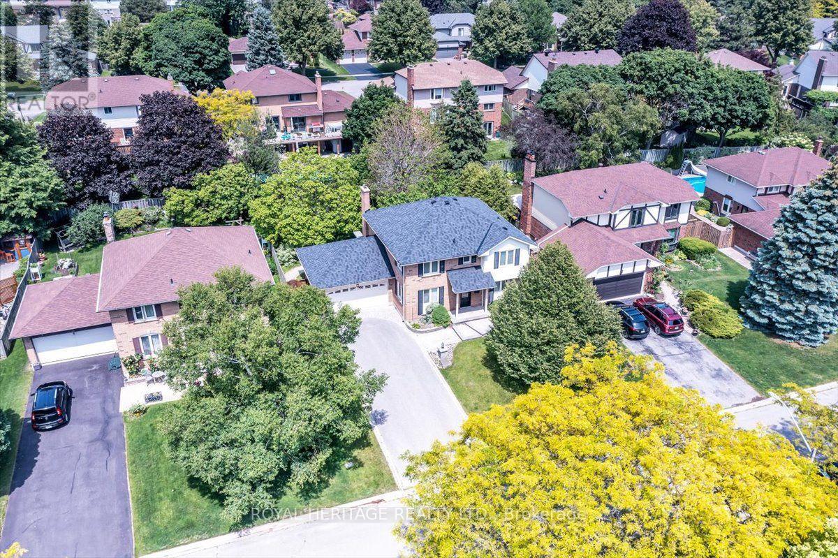 15 Cadby Road, Ajax, Ontario  L1S 3X6 - Photo 4 - E13539080