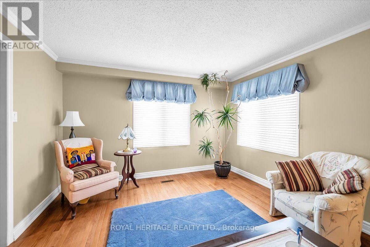 15 Cadby Road, Ajax, Ontario  L1S 3X6 - Photo 9 - E13539080