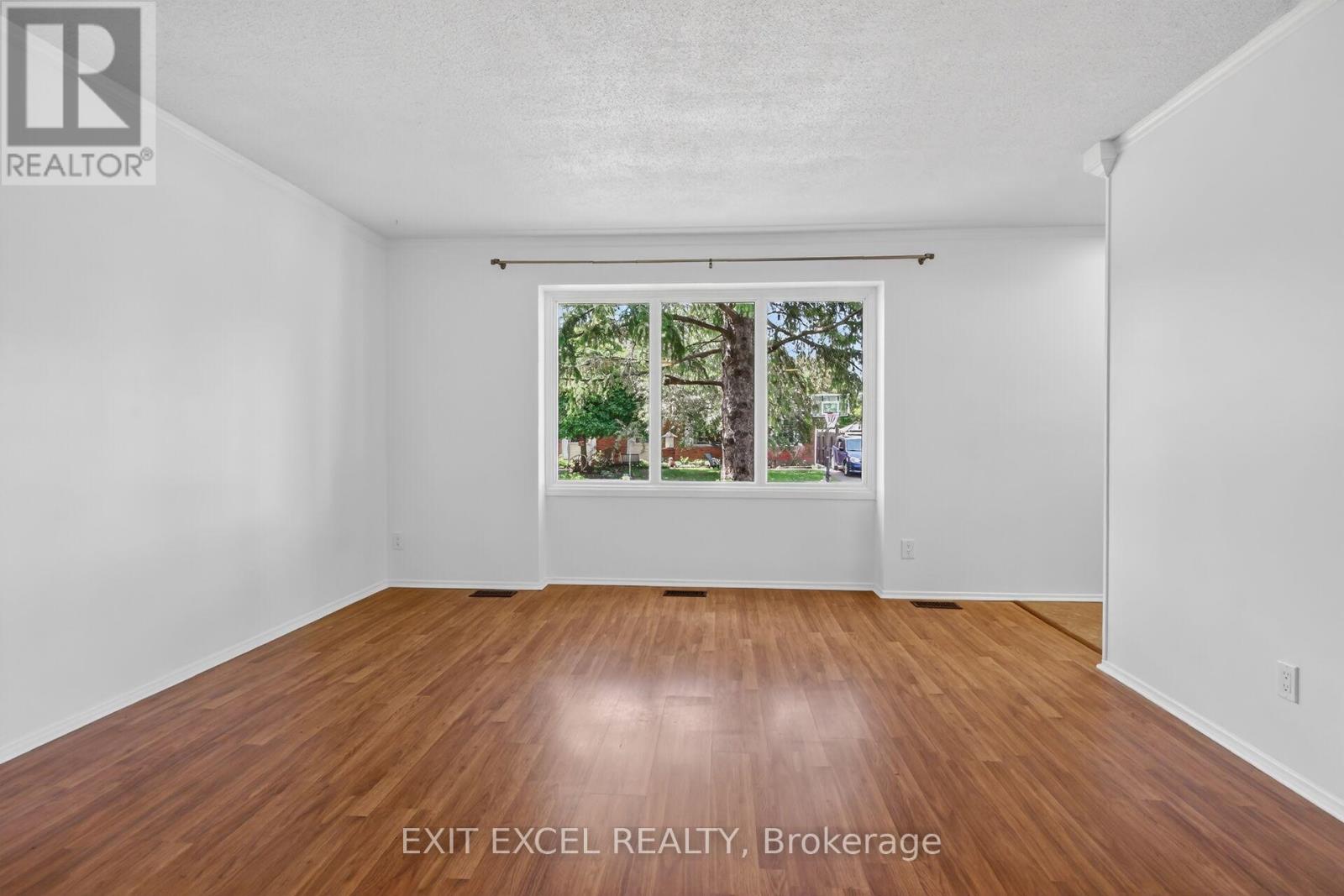 283 Mcelroy Drive, Ottawa, Ontario K2L 1Y3 - Photo 6 - X13538968
