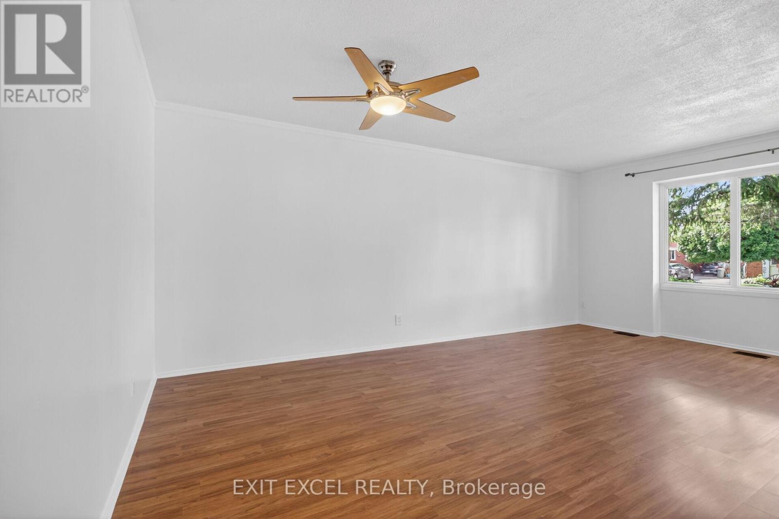 283 Mcelroy Drive, Ottawa, Ontario K2L 1Y3 - Photo 7 - X13538968