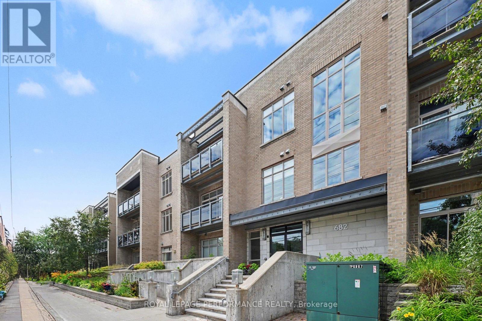 208 - 682 CHURCHILL AVENUE N, Ottawa, Ontario
