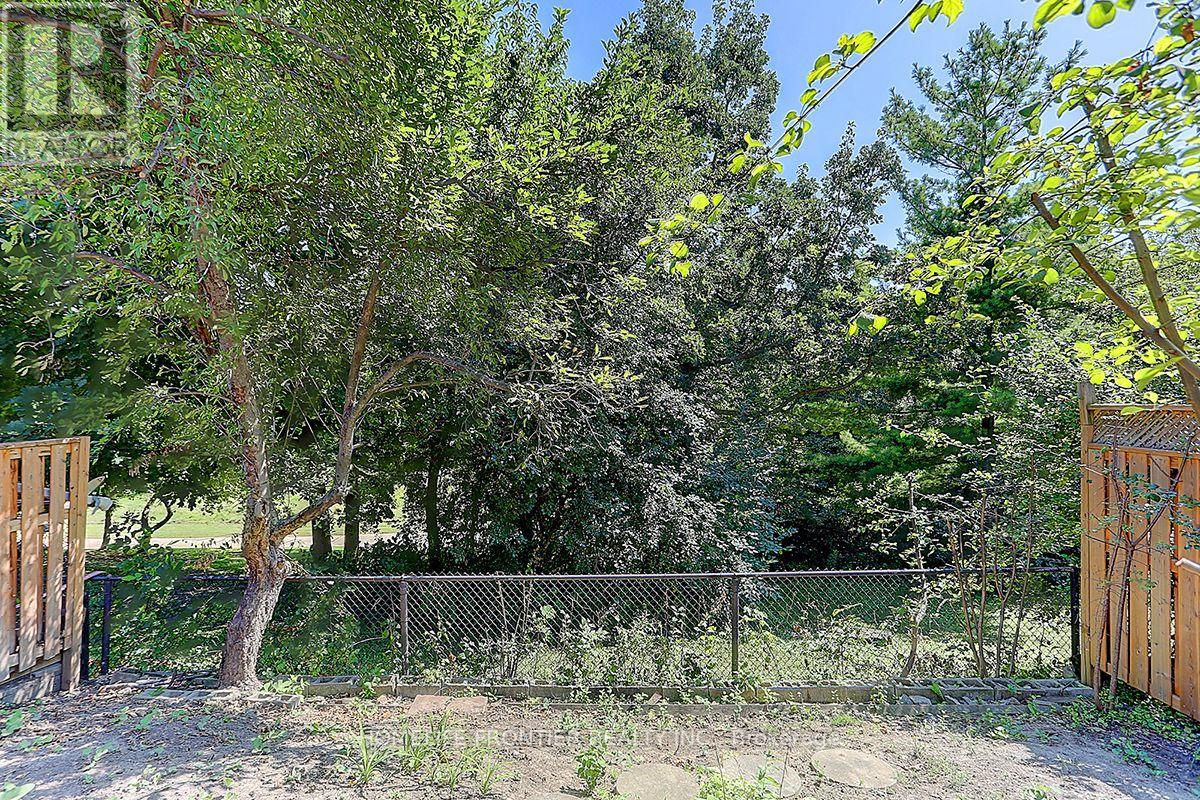 Ground - 31 Boyne Highland Court, Vaughan, Ontario  L4K 1K4 - Photo 12 - N13539010