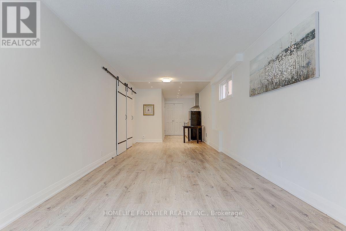 Ground - 31 Boyne Highland Court, Vaughan, Ontario  L4K 1K4 - Photo 2 - N13539010