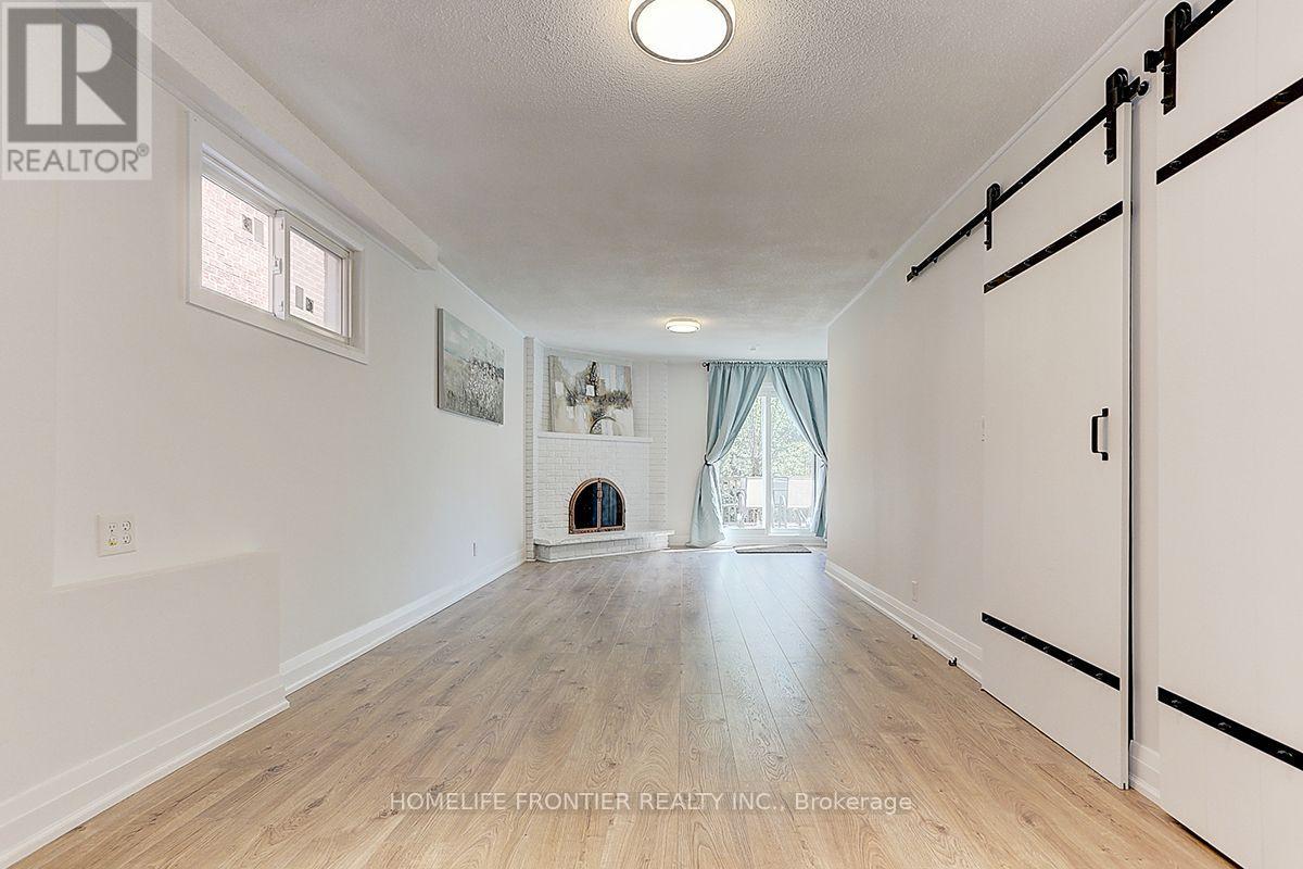 Ground - 31 Boyne Highland Court, Vaughan, Ontario  L4K 1K4 - Photo 4 - N13539010