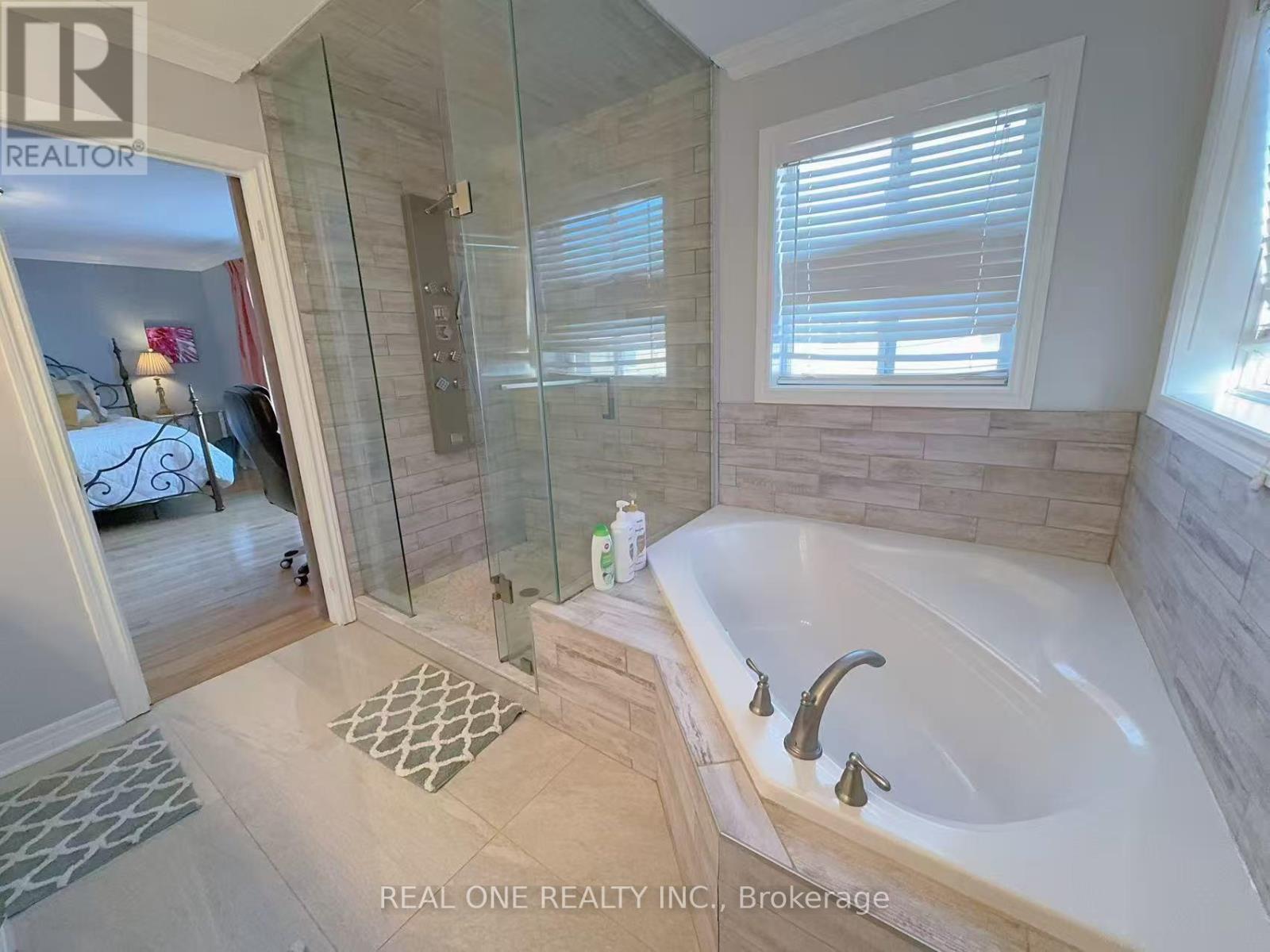 Upper - 193 Dean Burton Lane, Newmarket, Ontario L3X 3C4 - Photo 13 - N13539110