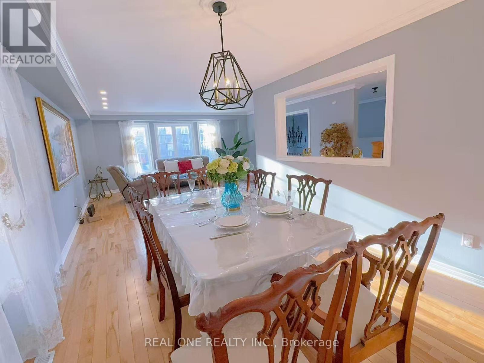 Upper - 193 Dean Burton Lane, Newmarket, Ontario L3X 3C4 - Photo 5 - N13539110