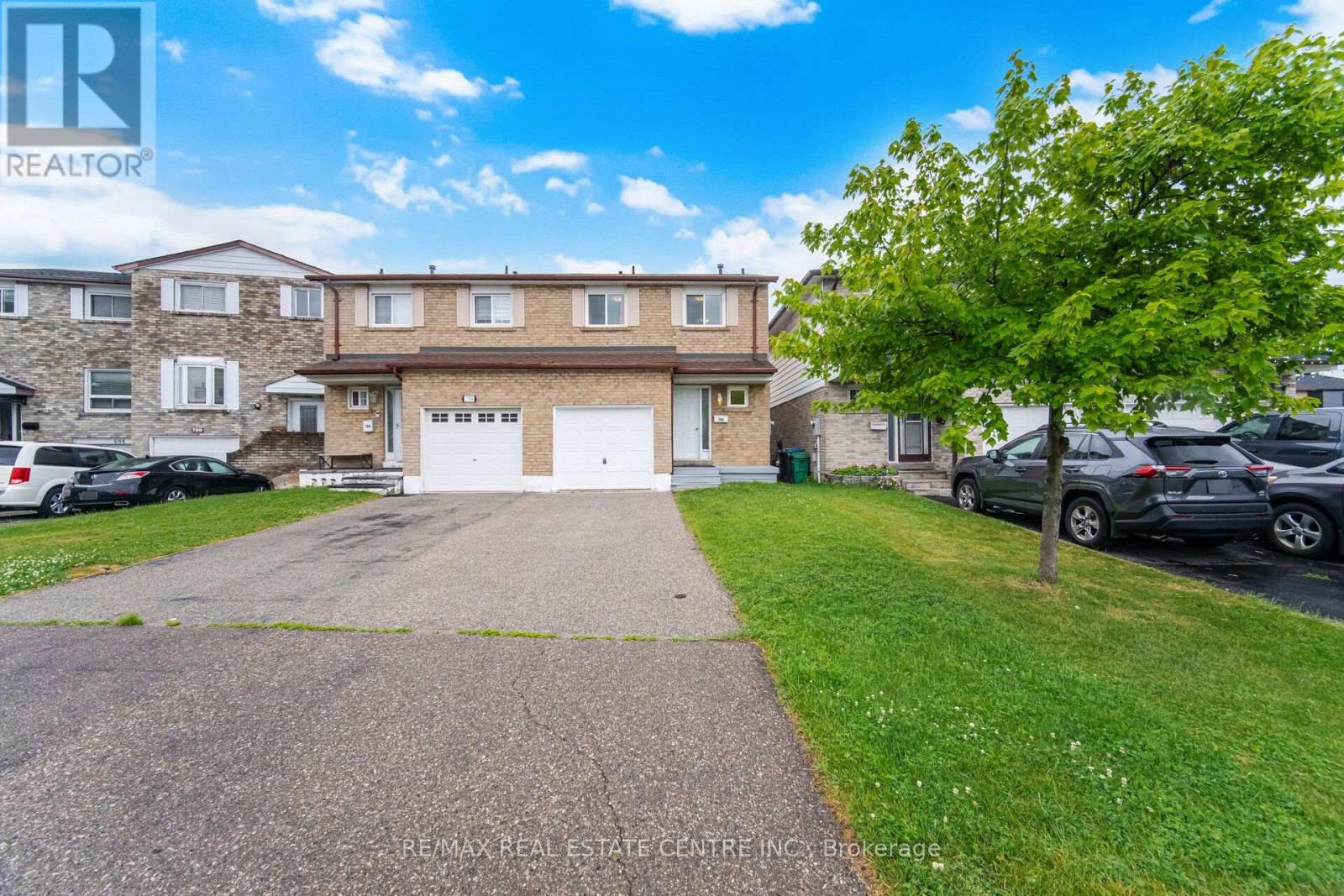 706 Carrying Place, Mississauga, Ontario  L5C 3W6 - Photo 2 - W13539014