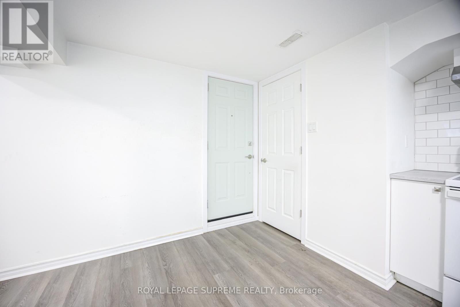 27 Dalrymple Drive, Toronto, Ontario  M6N 4S2 - Photo 2 - W13539022