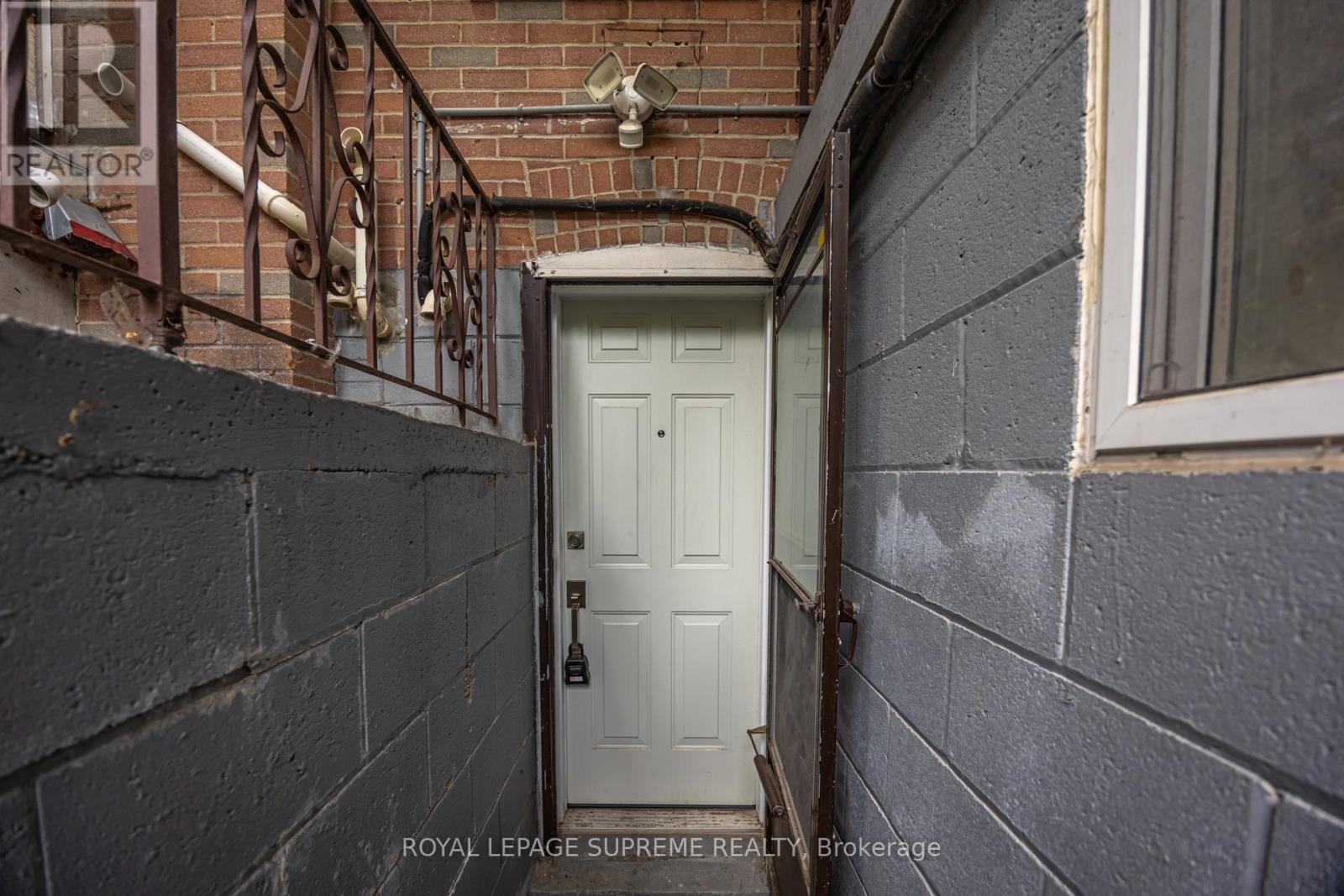 27 Dalrymple Drive, Toronto, Ontario  M6N 4S2 - Photo 22 - W13539022