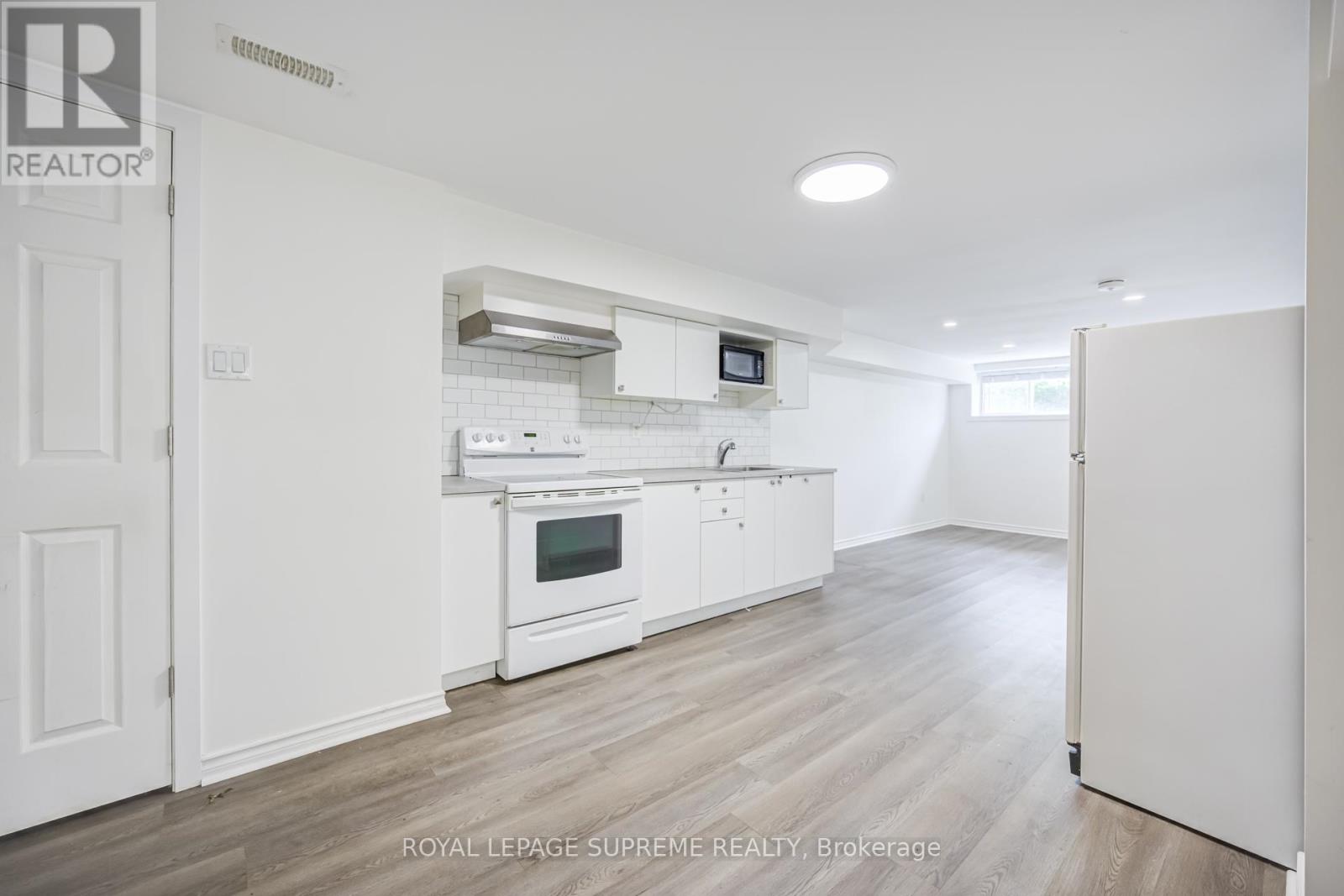 27 Dalrymple Drive, Toronto, Ontario  M6N 4S2 - Photo 4 - W13539022