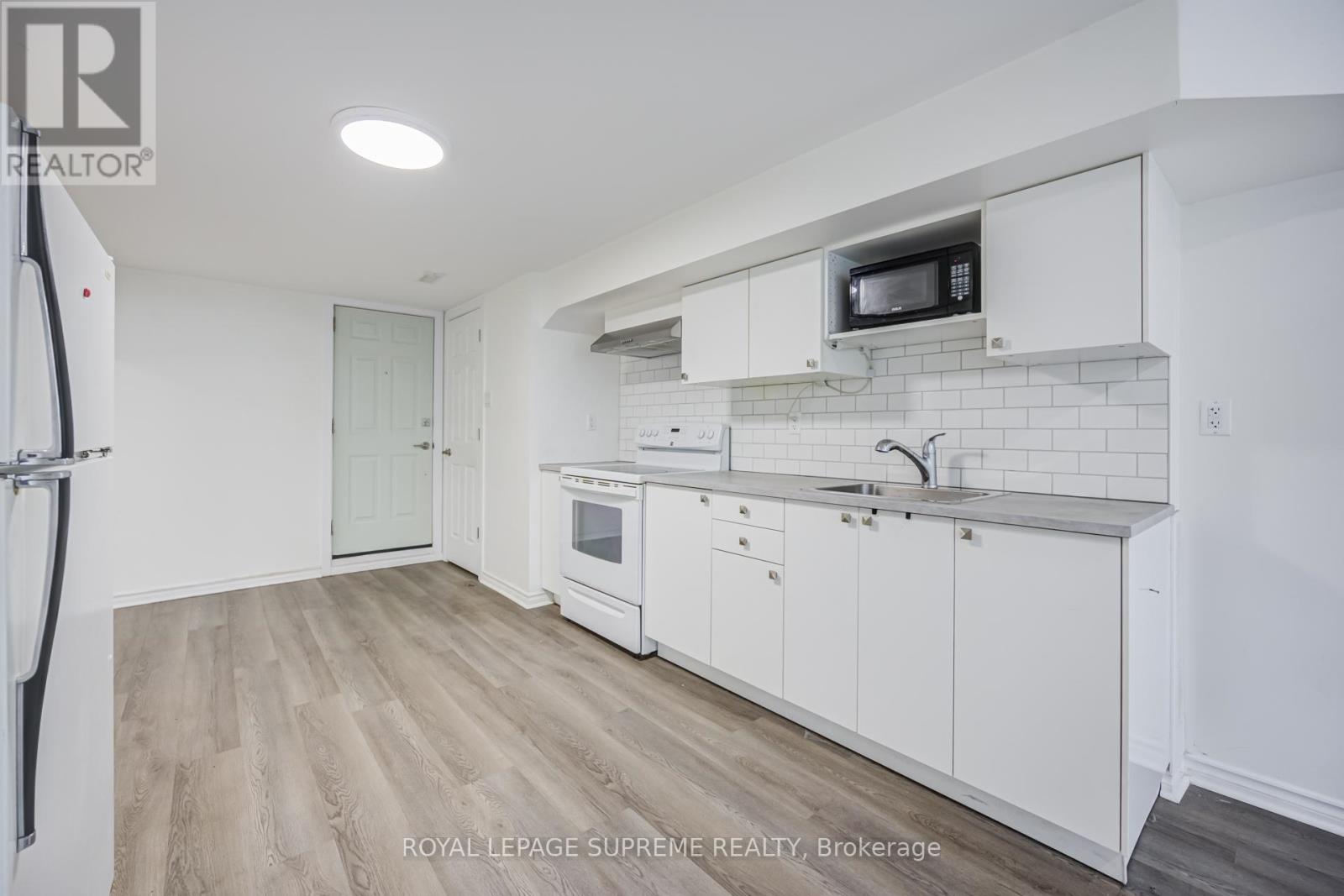 27 Dalrymple Drive, Toronto, Ontario  M6N 4S2 - Photo 6 - W13539022