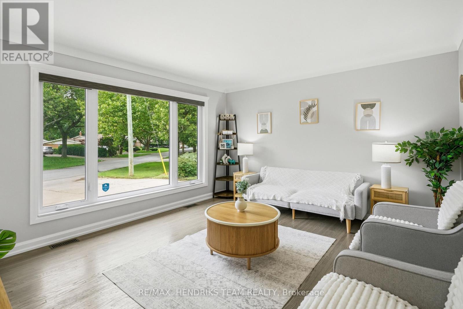 32 Hanson Drive, St. Catharines, Ontario  L2M 2X1 - Photo 6 - X13538600