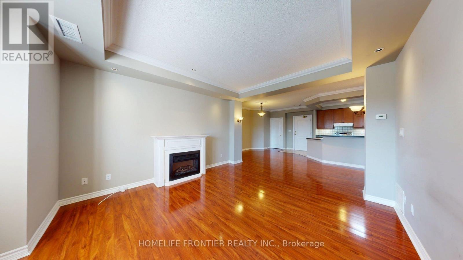 402 - 3351 CAWTHRA ROAD, Mississauga (Applewood)