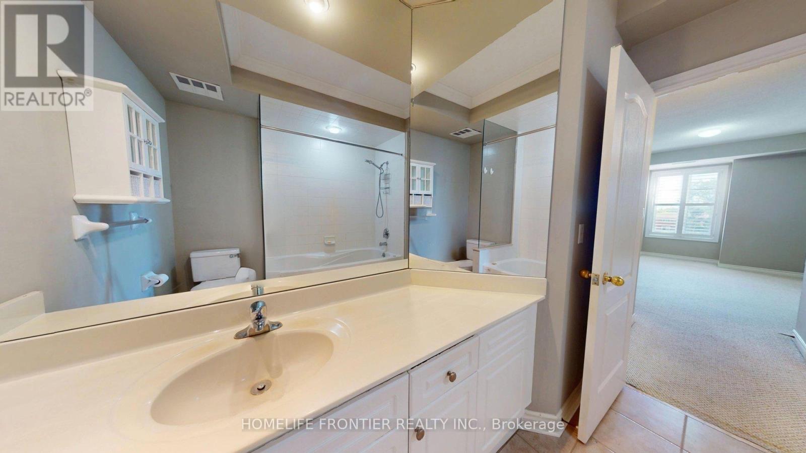 402 - 3351 Cawthra Road, Mississauga, Ontario L5A 4N5 - Photo 17 - W13223410