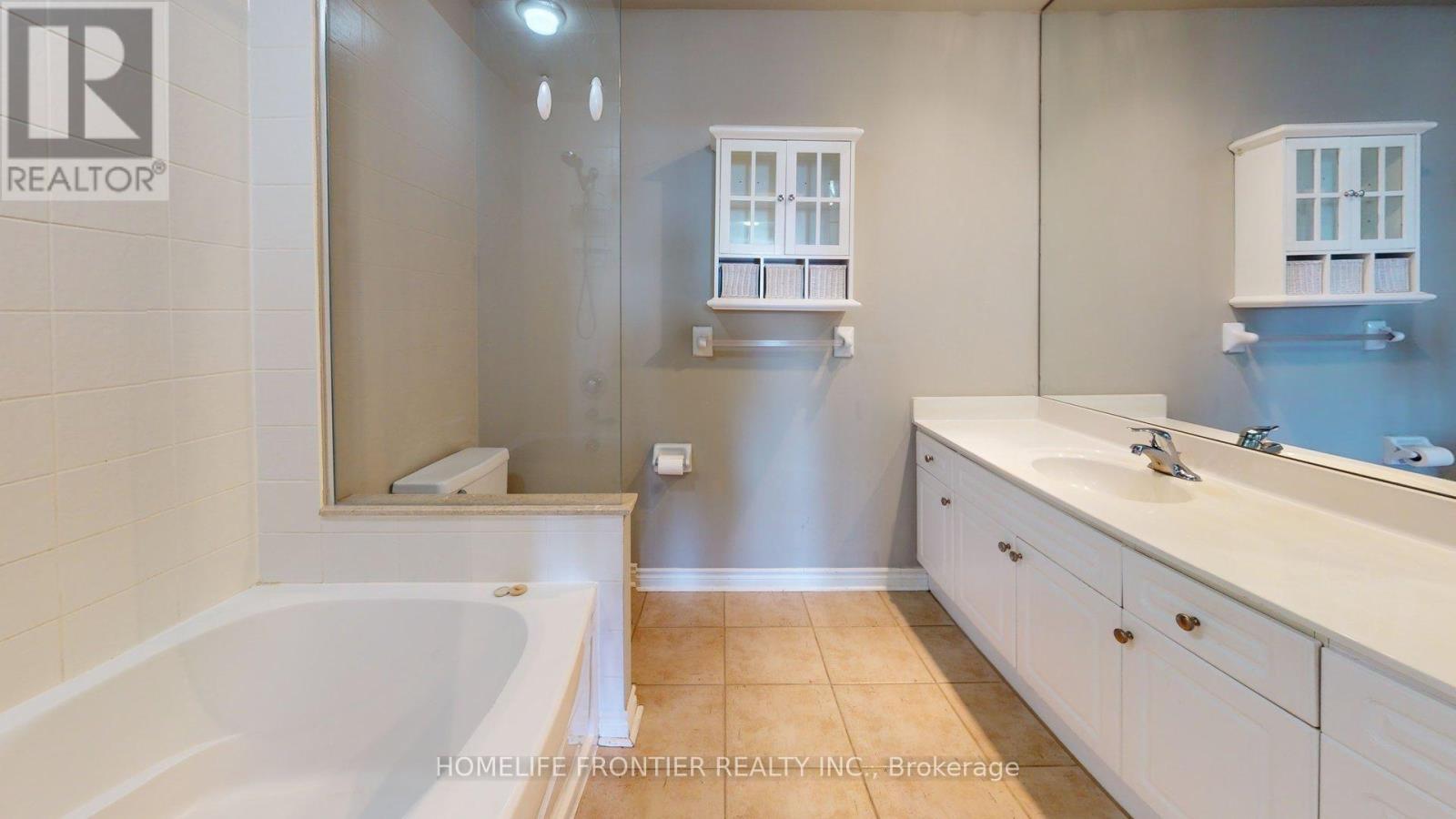 402 - 3351 Cawthra Road, Mississauga, Ontario L5A 4N5 - Photo 16 - W13223410
