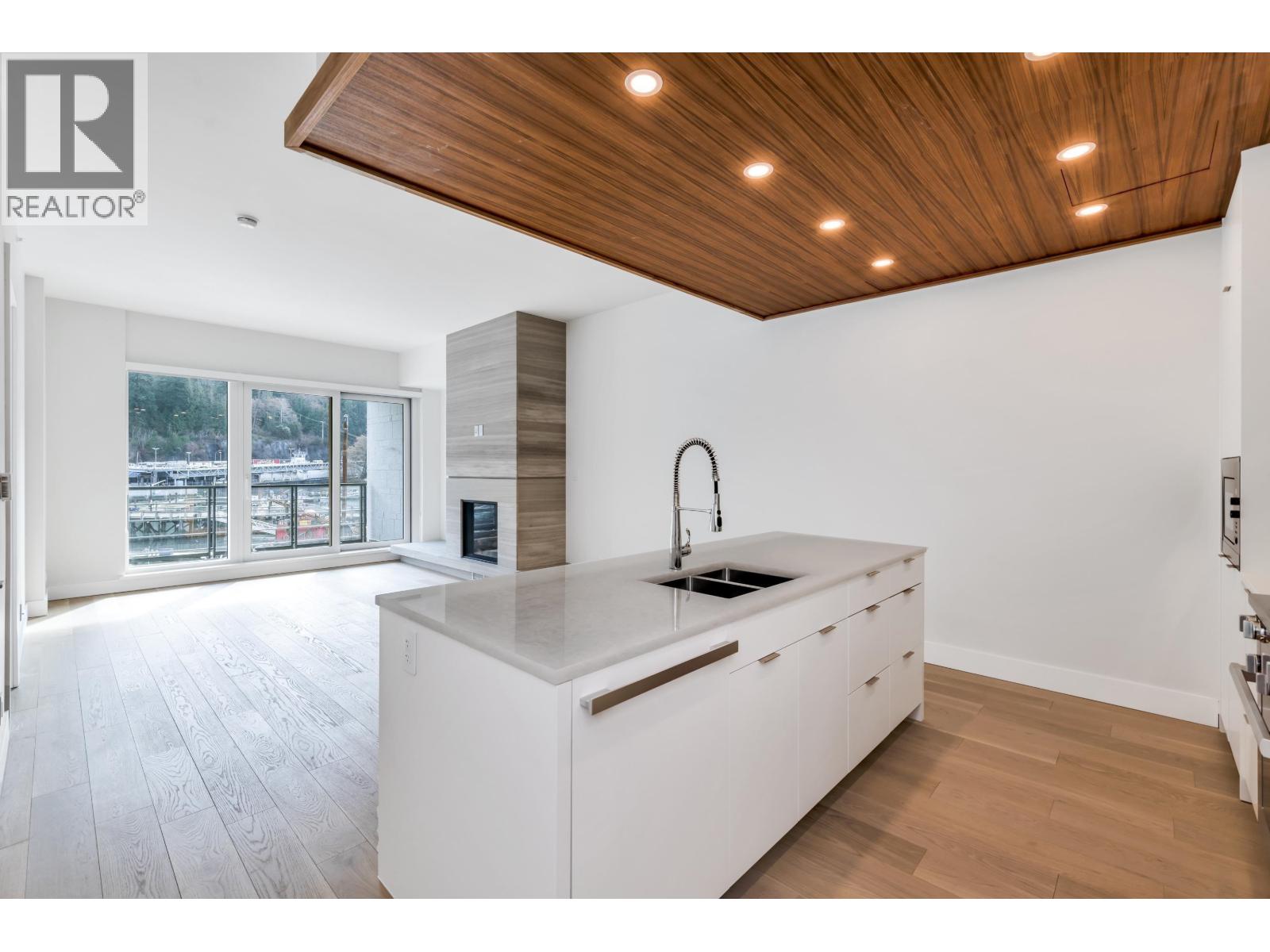 305 6707 Nelson Avenue, West Vancouver, British Columbia  V7W 2B2 - Photo 3 - R3144043