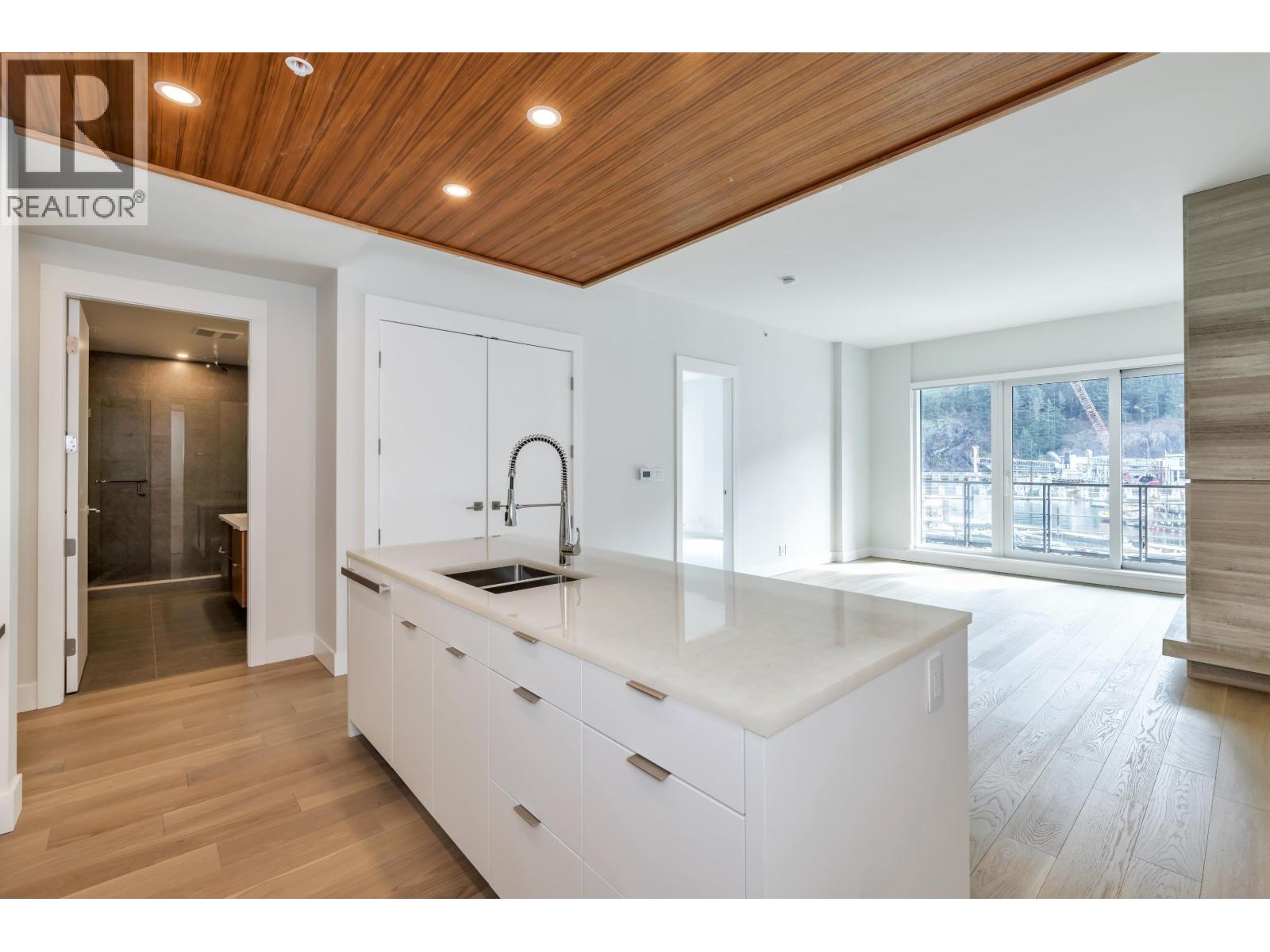 305 6707 Nelson Avenue, West Vancouver, British Columbia  V7W 2B2 - Photo 4 - R3144043