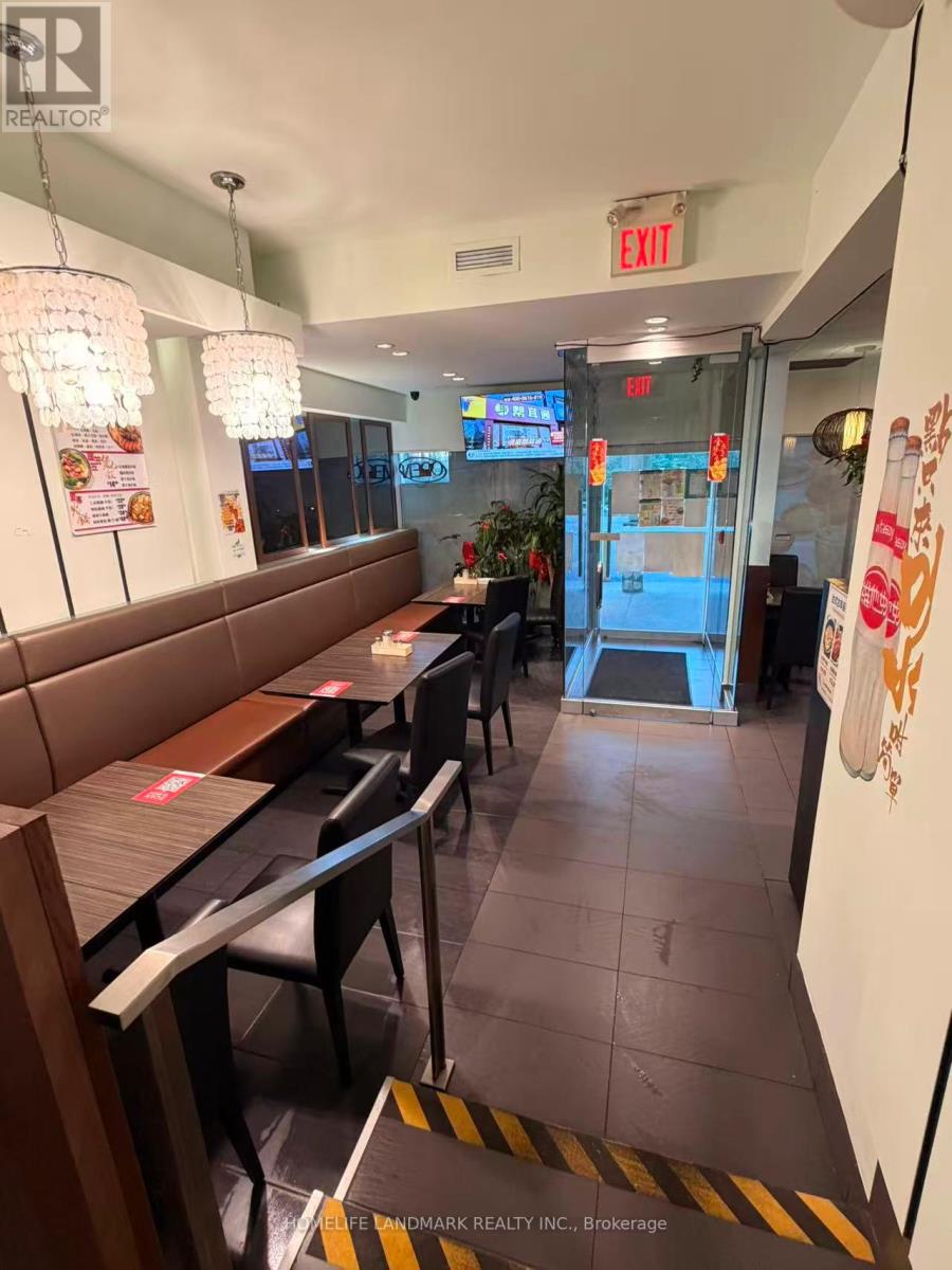 652 FINCH AVENUE E, Toronto (Bayview Woods-Steeles)