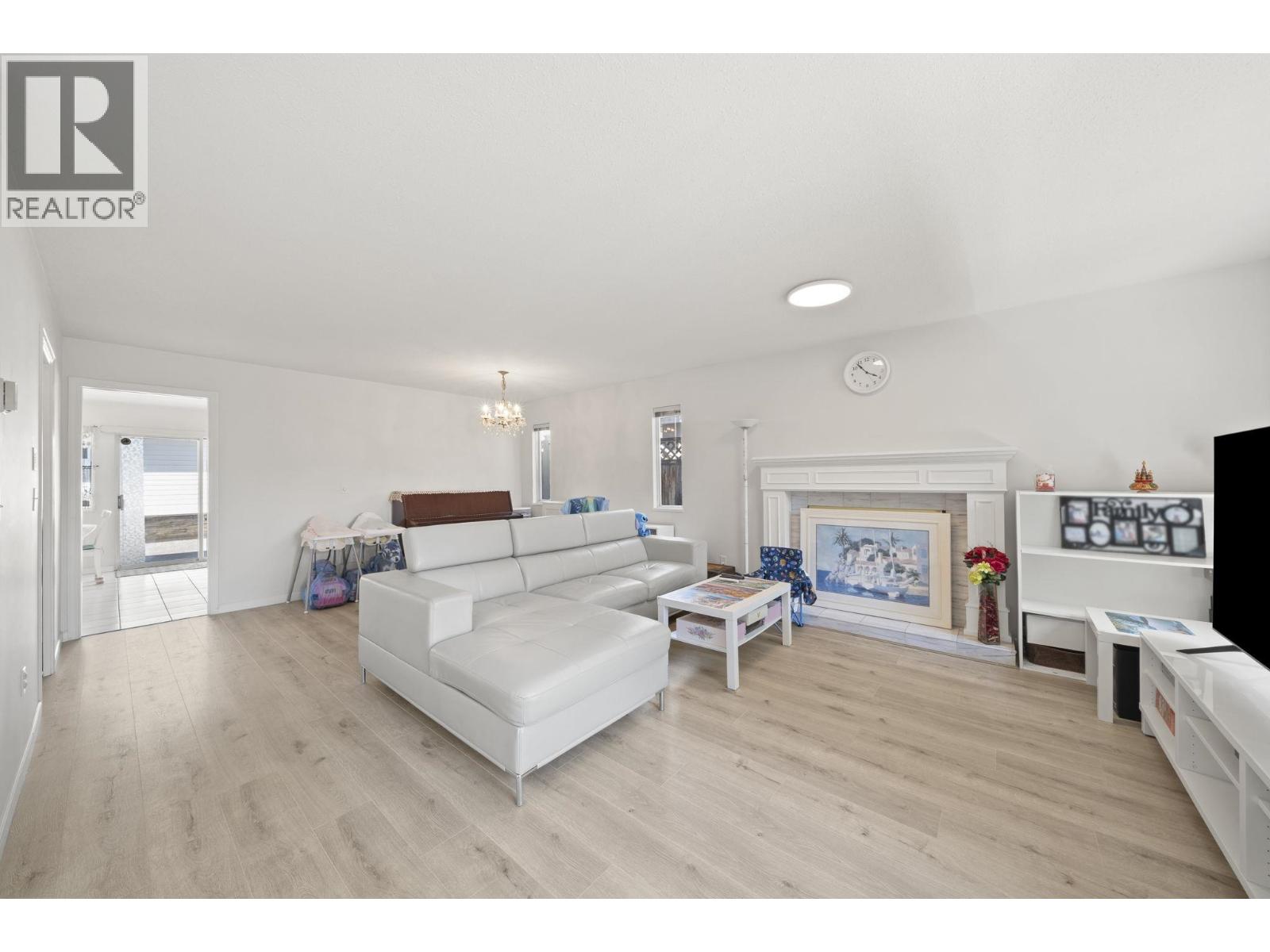 1855 E 53rd Avenue, Vancouver, British Columbia  V5P 1X5 - Photo 4 - R3144076