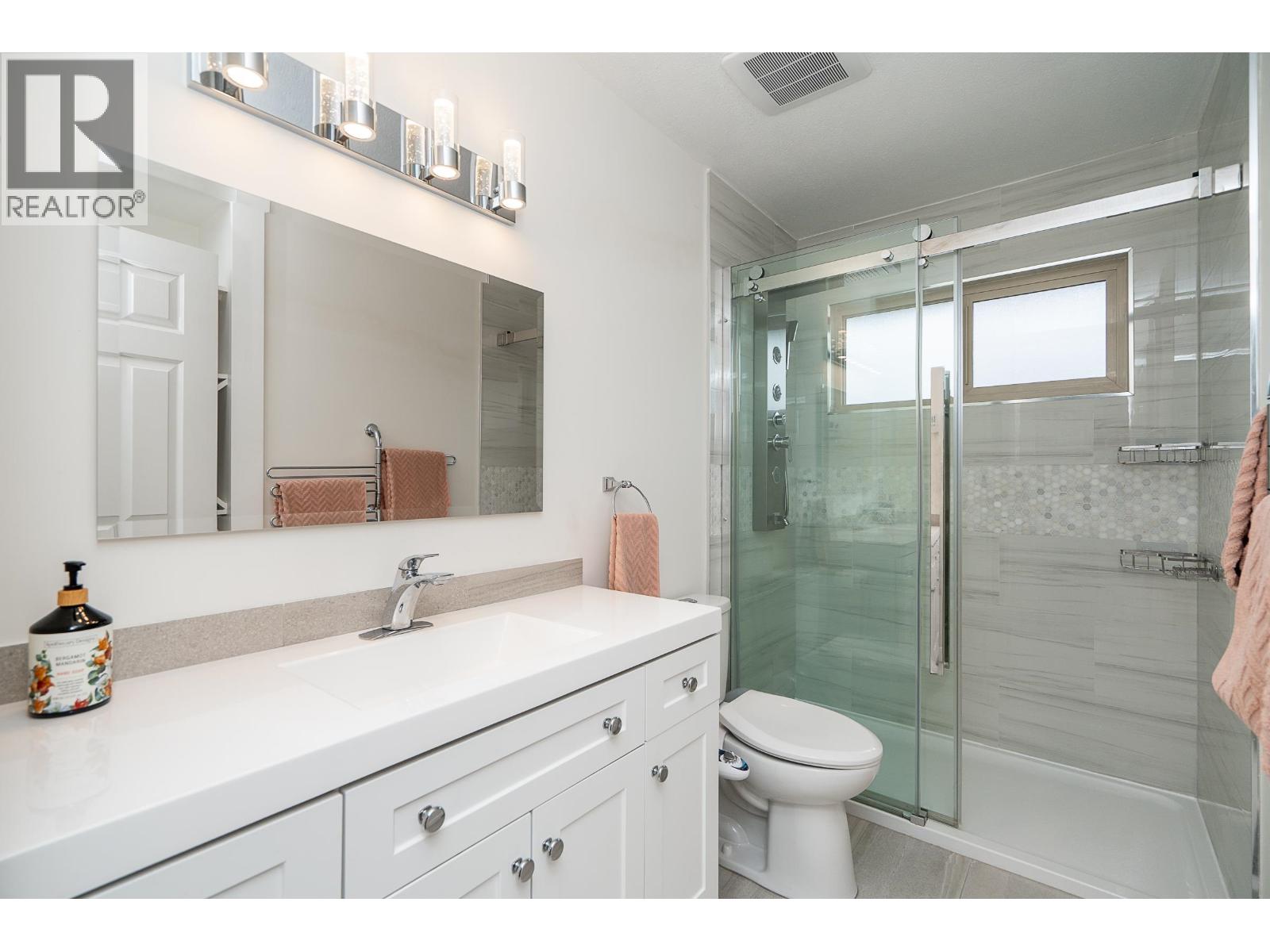 2436 Leclair Drive, Coquitlam, British Columbia  V3K 6G7 - Photo 26 - R3144077