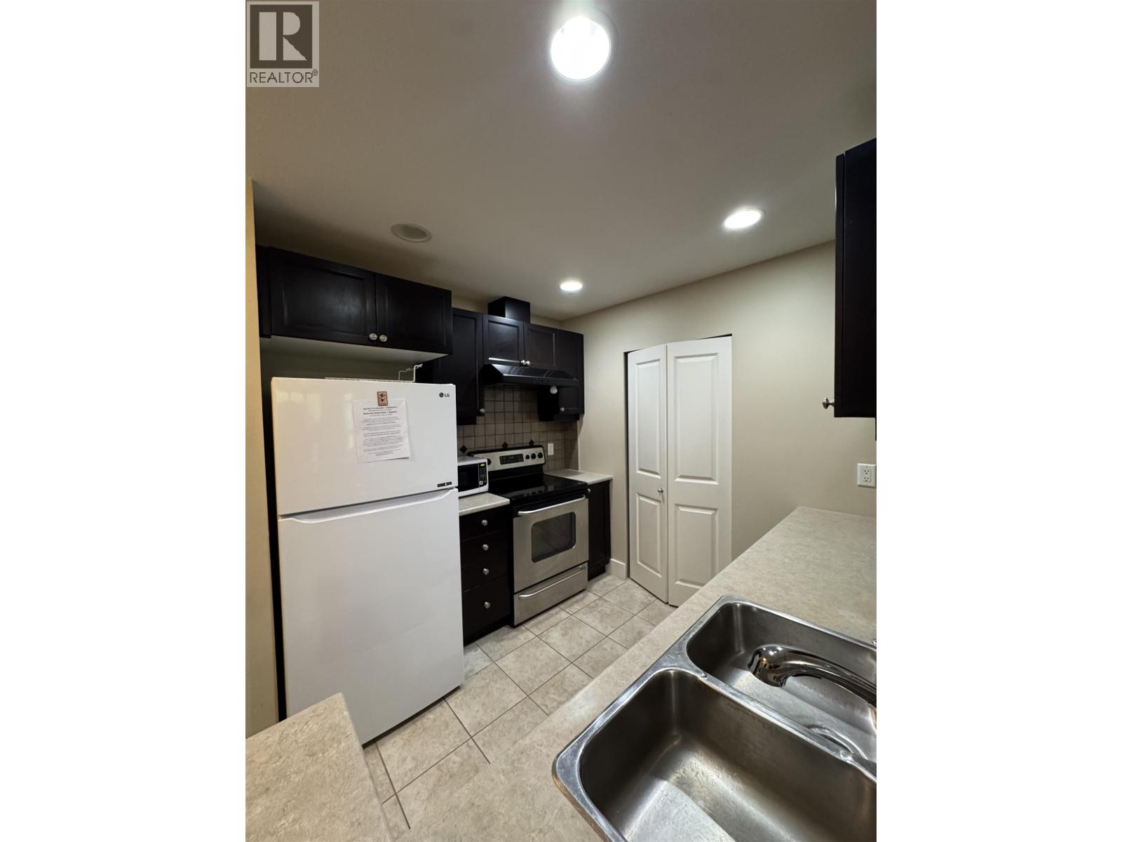 202 6279 Eagles Drive, Vancouver, British Columbia  V6T 2K4 - Photo 2 - R3144109