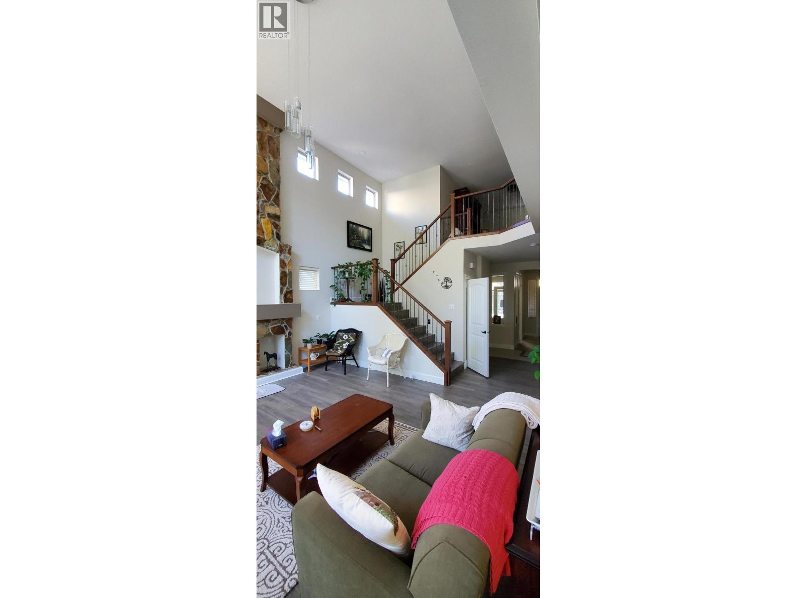 24620 Kimola Drive, Maple Ridge, British Columbia  V2W 0C1 - Photo 2 - R3144123