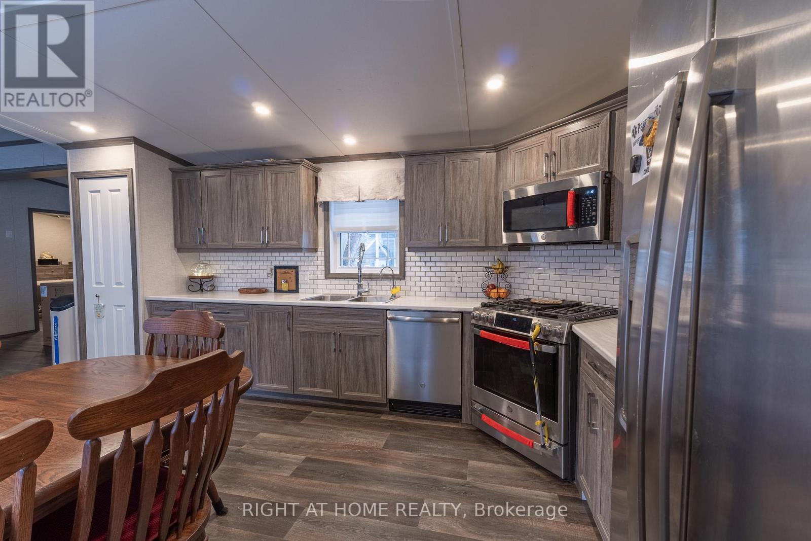8 - 22790 Amiens Road, Middlesex Centre, Ontario  N0L 1R0 - Photo 13 - X12915394