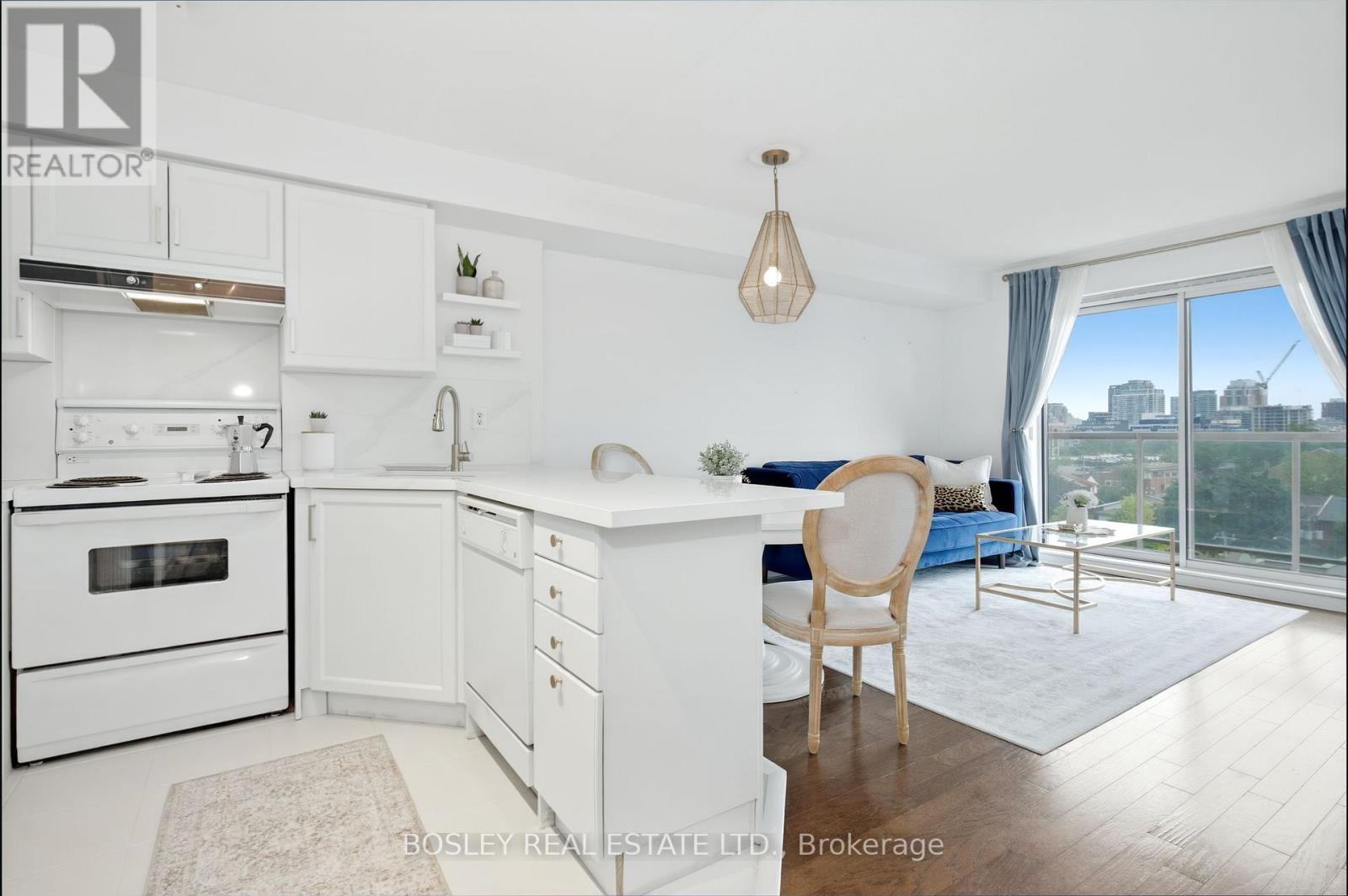803 - 140 Bathurst Street, Toronto, Ontario  M5V 3N8 - Photo 5 - C13539364