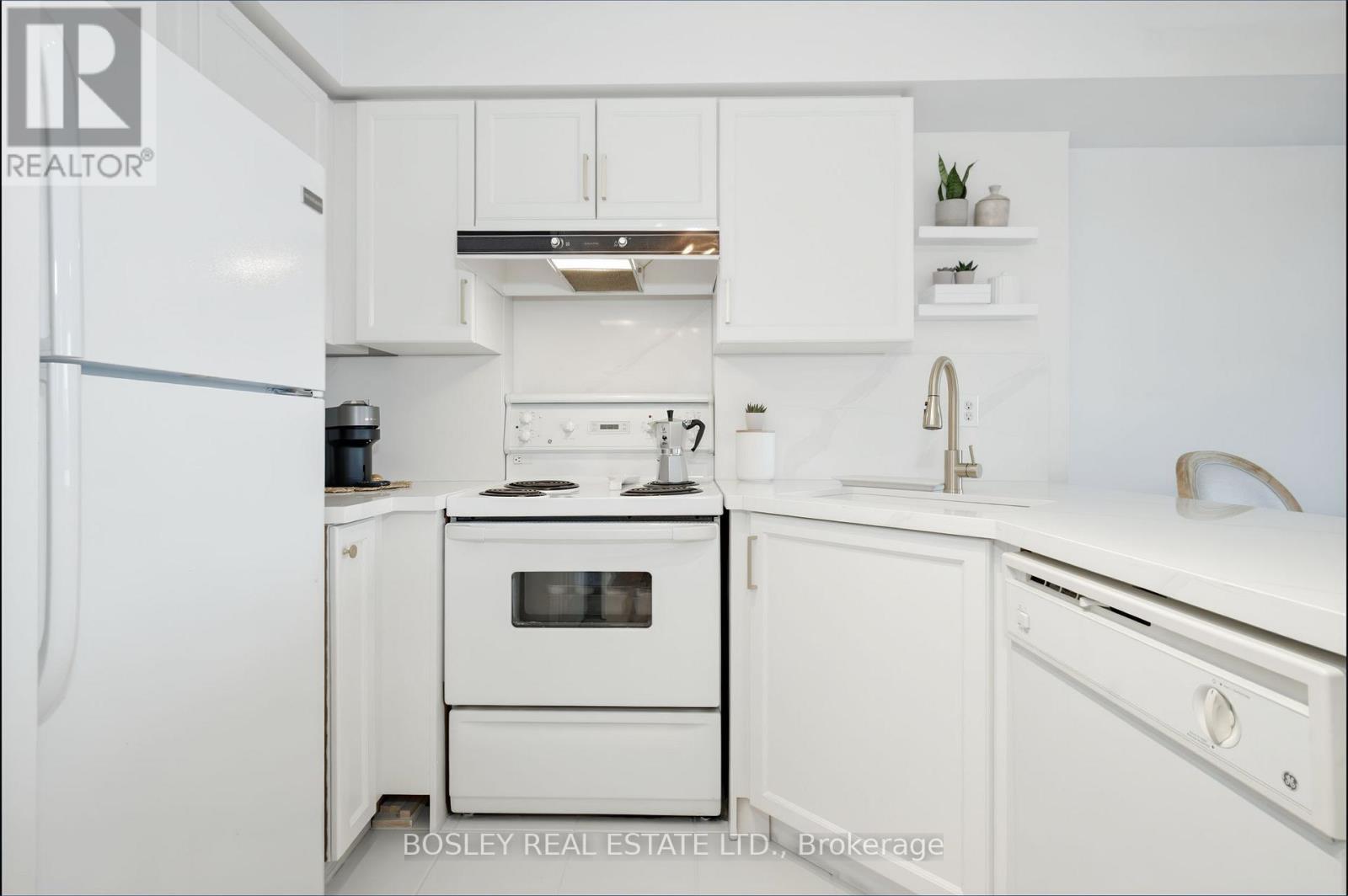 803 - 140 Bathurst Street, Toronto, Ontario  M5V 3N8 - Photo 6 - C13539364