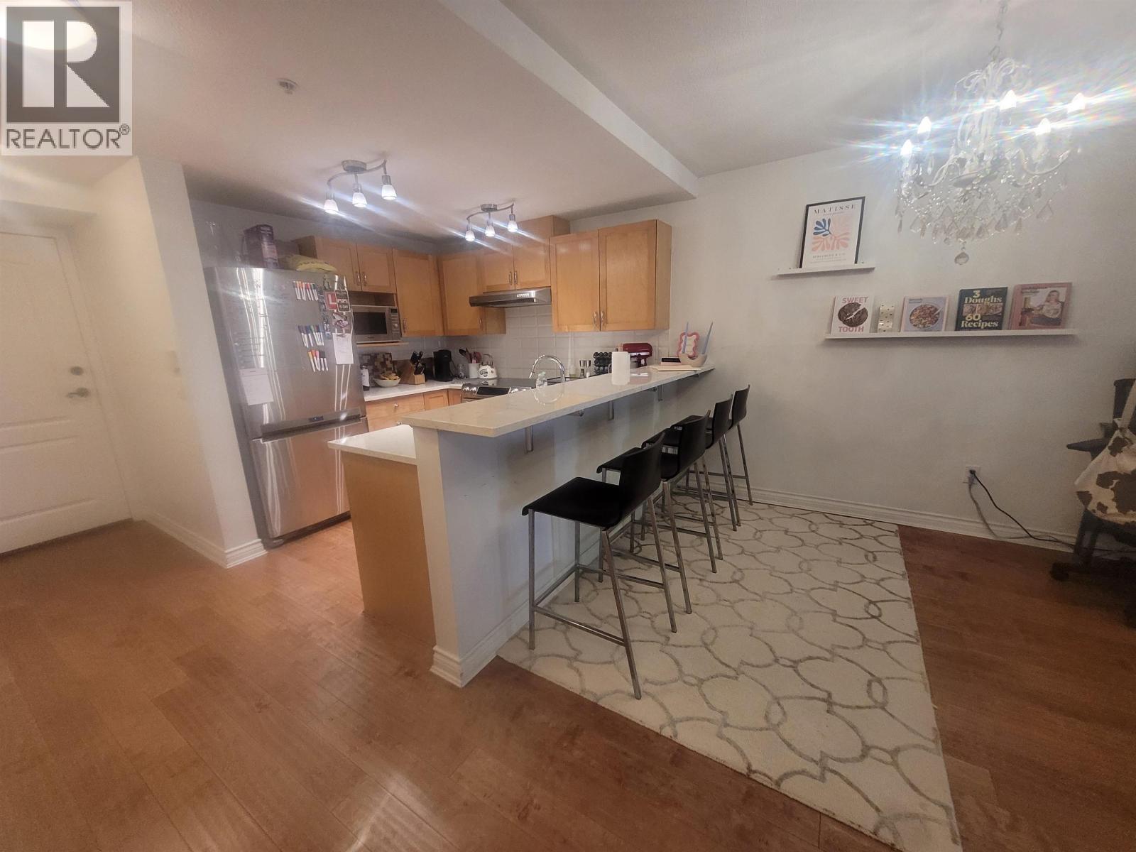3068 W 4TH AVENUE, Vancouver