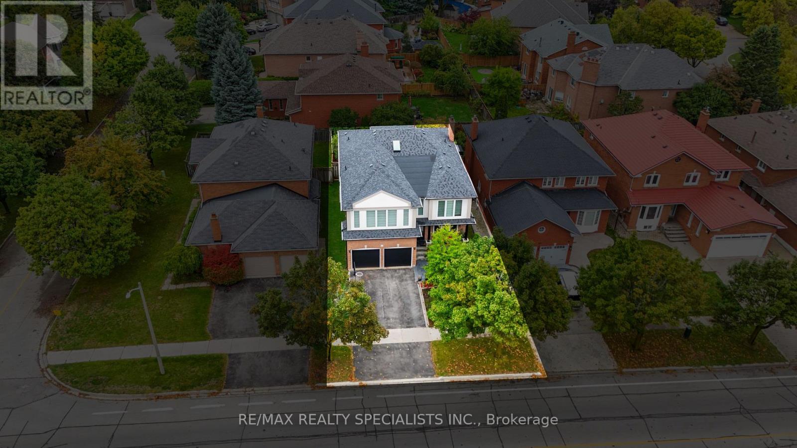 36 Devonsleigh Boulevard, Richmond Hill, Ontario  L4S 1H4 - Photo 2 - N13539284