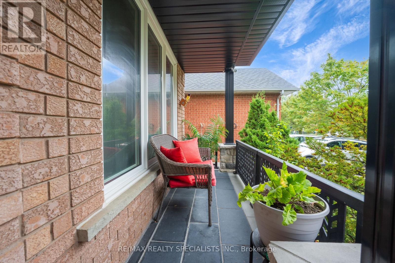 36 Devonsleigh Boulevard, Richmond Hill, Ontario  L4S 1H4 - Photo 3 - N13539284