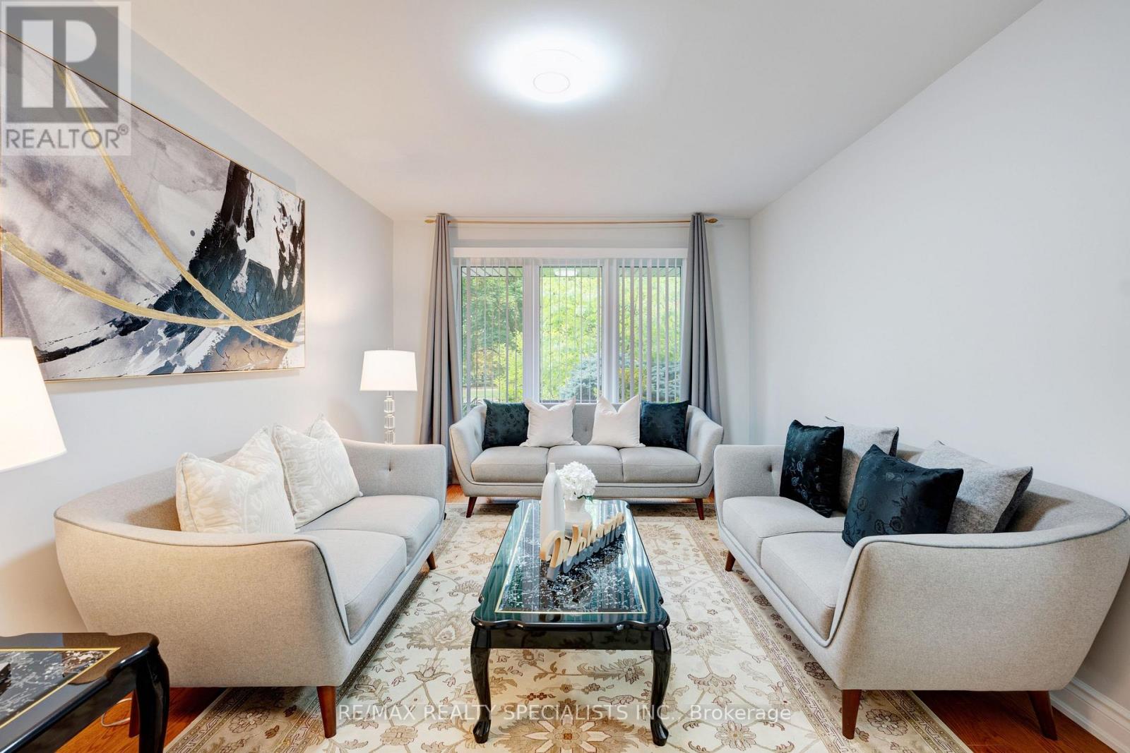 36 Devonsleigh Boulevard, Richmond Hill, Ontario  L4S 1H4 - Photo 4 - N13539284