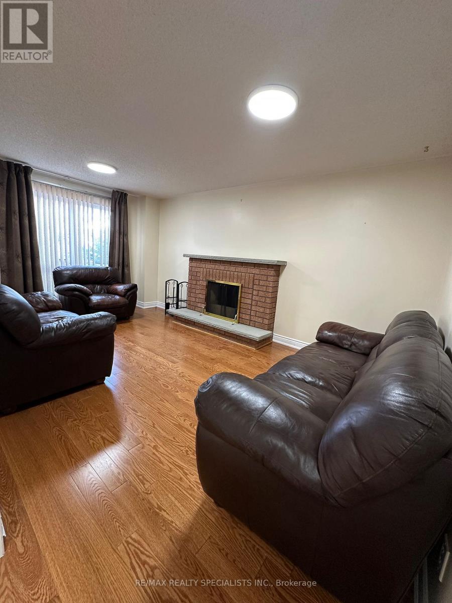 36 Devonsleigh Boulevard, Richmond Hill, Ontario  L4S 1H4 - Photo 8 - N13539284
