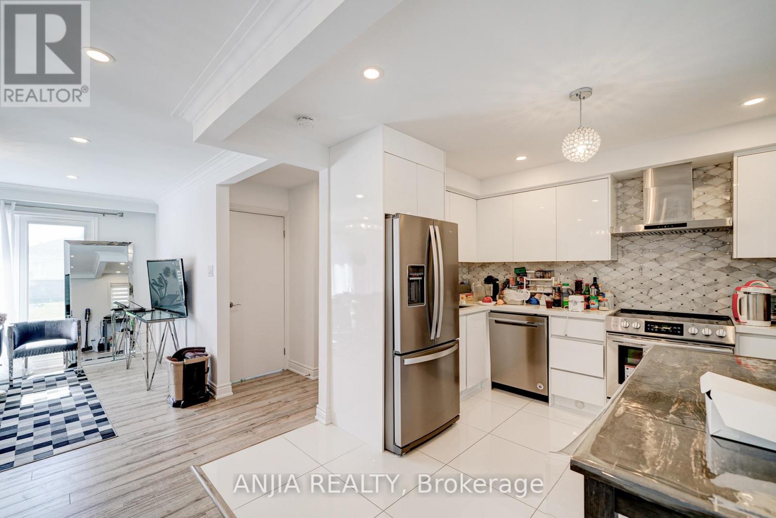 Main Fl - 203 Norfolk Avenue, Richmond Hill, Ontario L4C 2E1 - Photo 15 - N13539336