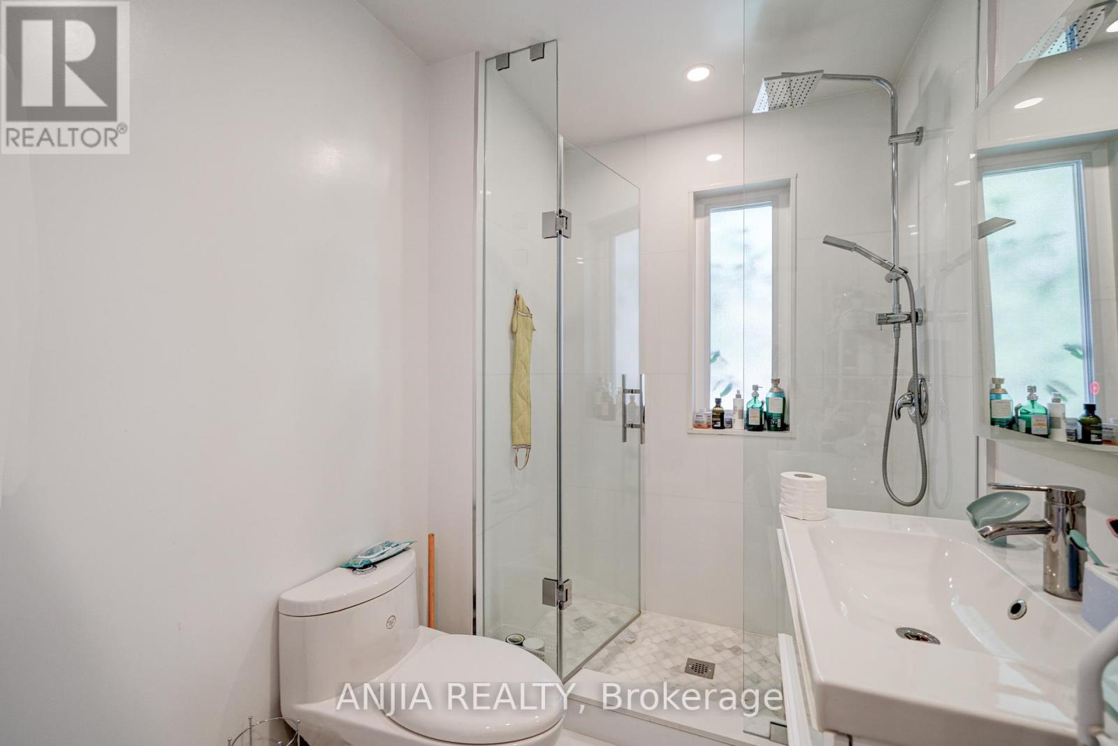 Main Fl - 203 Norfolk Avenue, Richmond Hill, Ontario L4C 2E1 - Photo 20 - N13539336