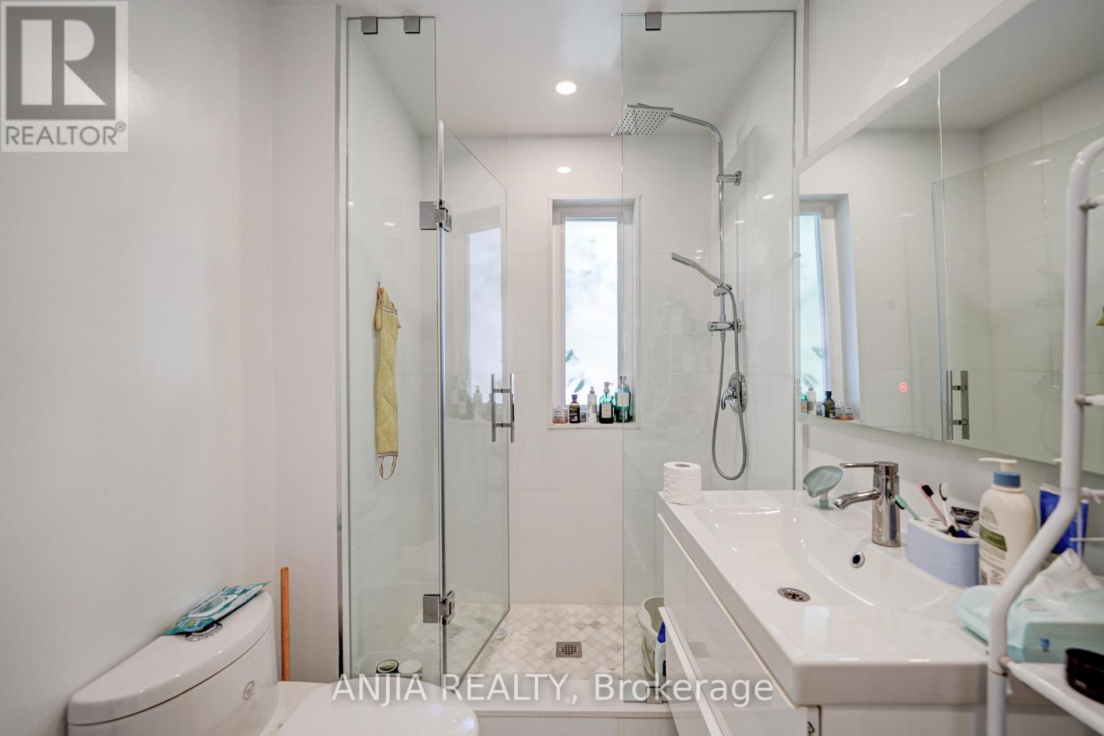 Main Fl - 203 Norfolk Avenue, Richmond Hill, Ontario L4C 2E1 - Photo 21 - N13539336
