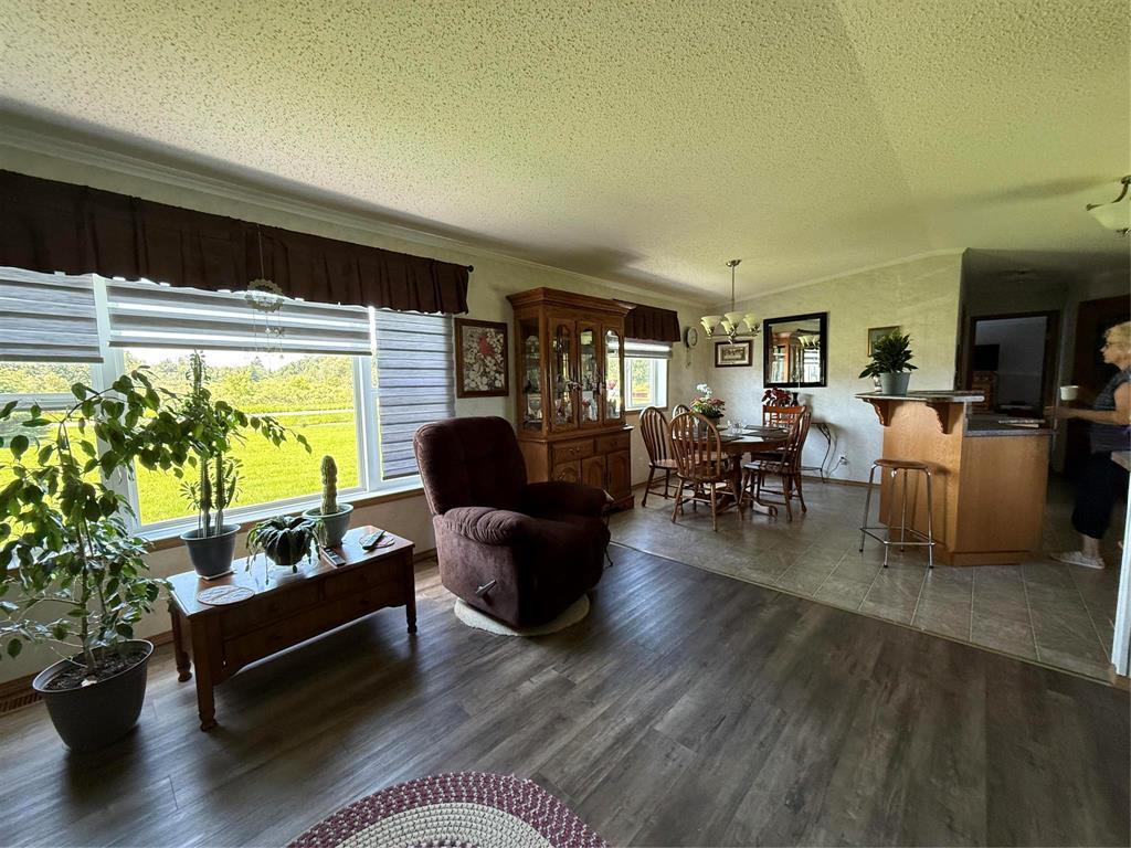 221 3rd Avenue NW, Swan River, Manitoba  R0L 1Z0 - Photo 11 - 202615891