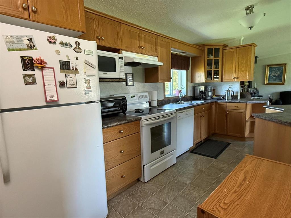 221 3rd Avenue NW, Swan River, Manitoba  R0L 1Z0 - Photo 4 - 202615891