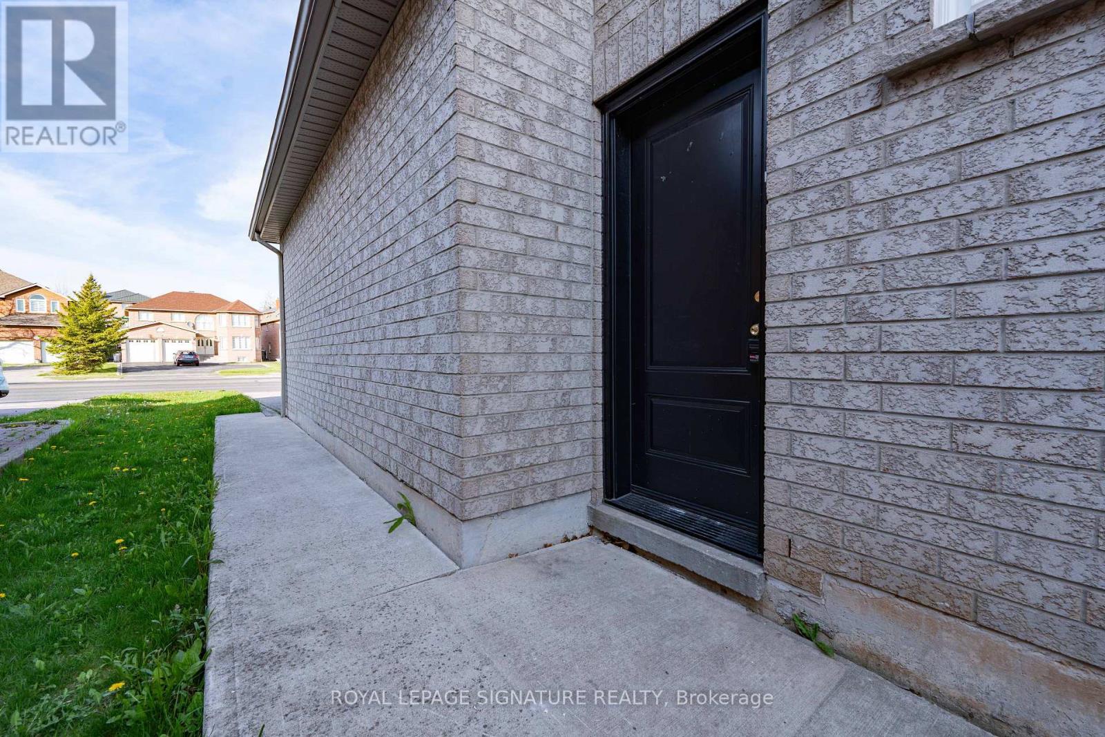 4742 Creditview Road, Mississauga, Ontario  L5M 5H2 - Photo 3 - W13539314