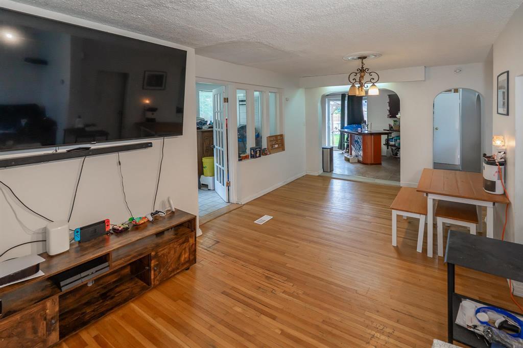196 Johnson Avenue, Winnipeg, Manitoba R2L 0H6 - Photo 6 - 202616019