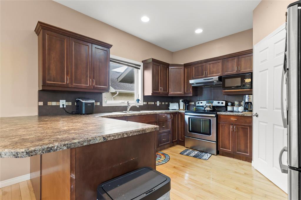 51 Carillon Way, Steinbach, Manitoba  R5G 0W9 - Photo 3 - 202613294