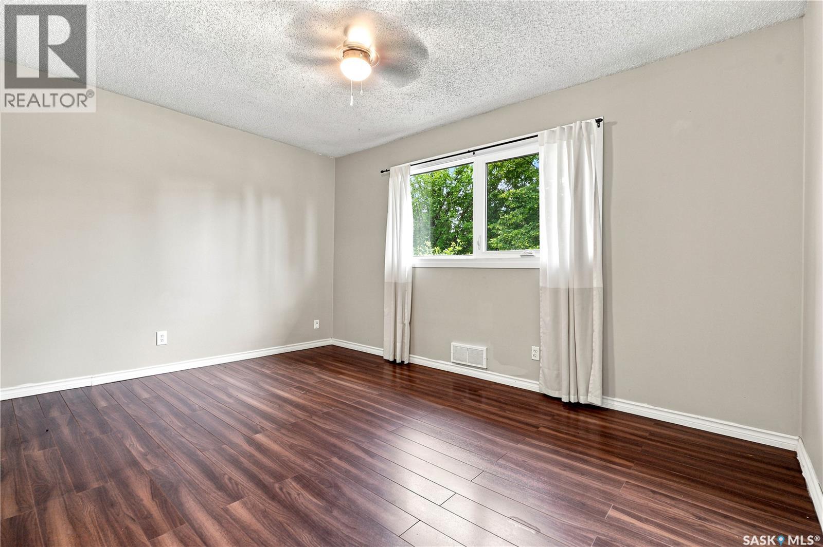 2118 Clarence Avenue S, Saskatoon, Saskatchewan  S7J 1L5 - Photo 17 - SK041898