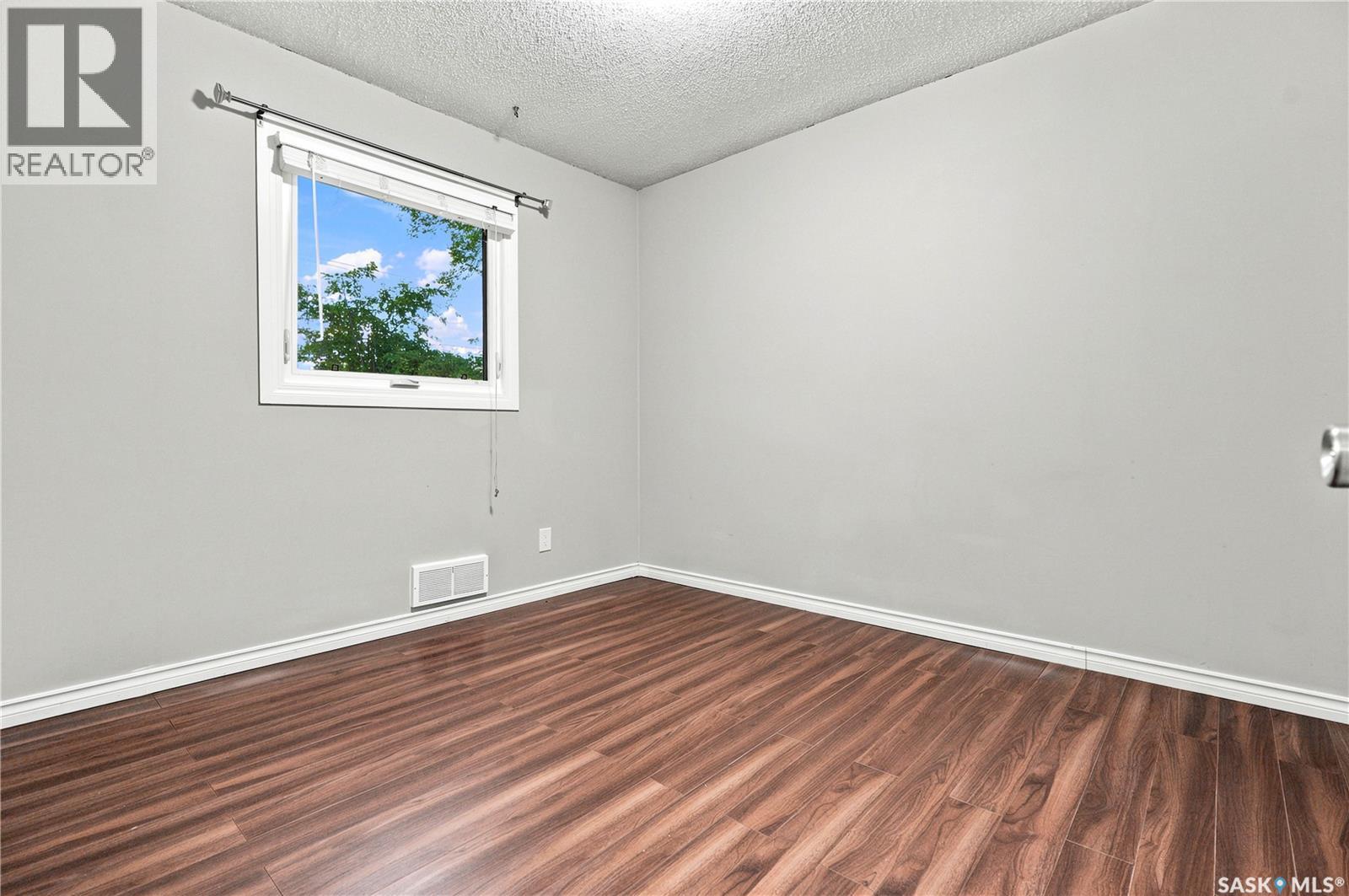 2118 Clarence Avenue S, Saskatoon, Saskatchewan  S7J 1L5 - Photo 20 - SK041898